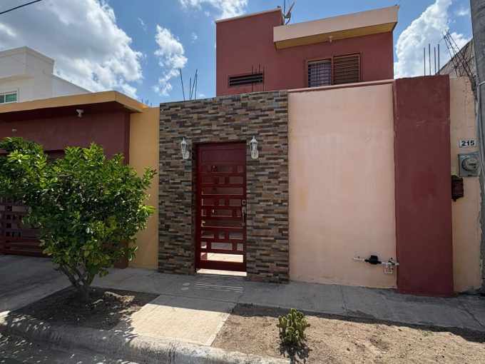 Casa en Renta Jarachina Sur